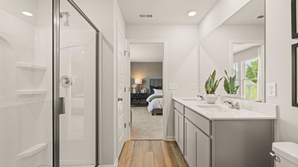 Broadmoor Owners Bathroom 