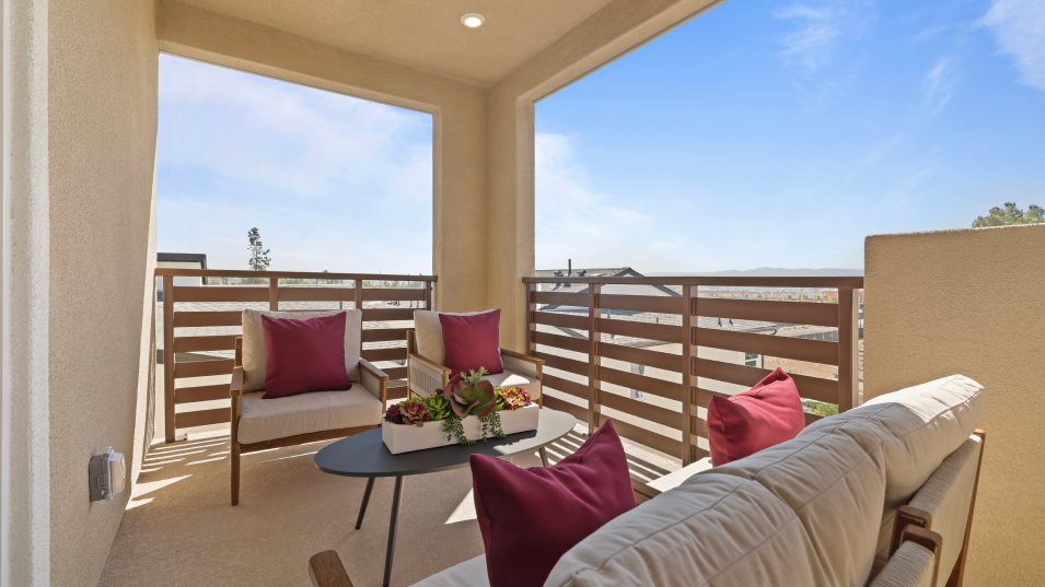 Aluna 1X covered deck
