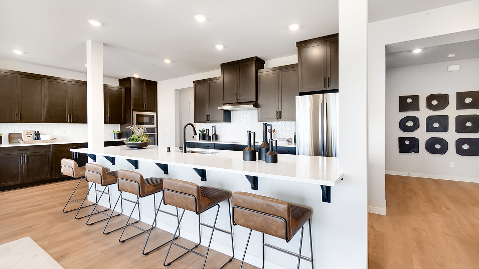 4141 Windsor Kitchen 1of4 F1