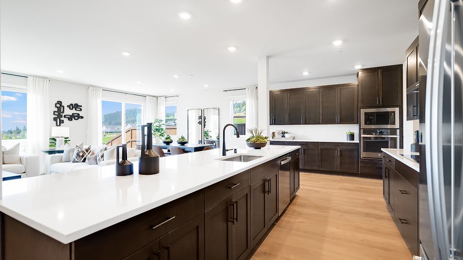 4141 Windsor Kitchen 3of4 F1