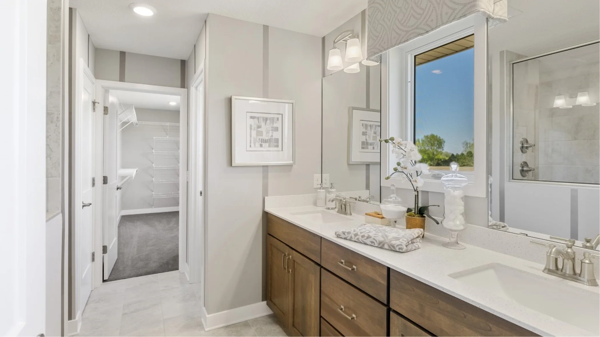 E H05 PIC Washburn Owners Bath F2 Base2