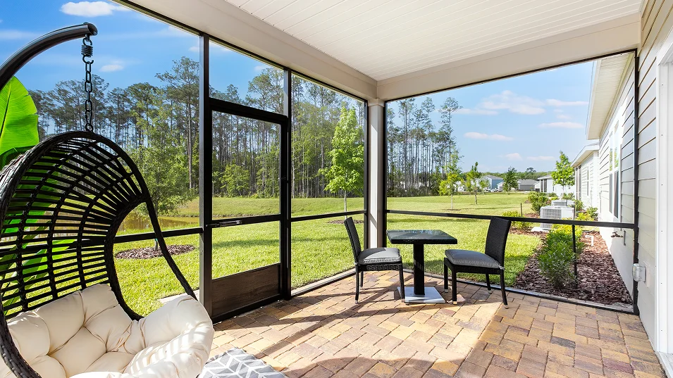 2106 Charle II Screened Porch 1of2 F1