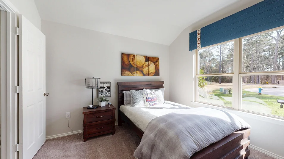 Taylor Core R500 Roselyn Bed3 1of2 F1