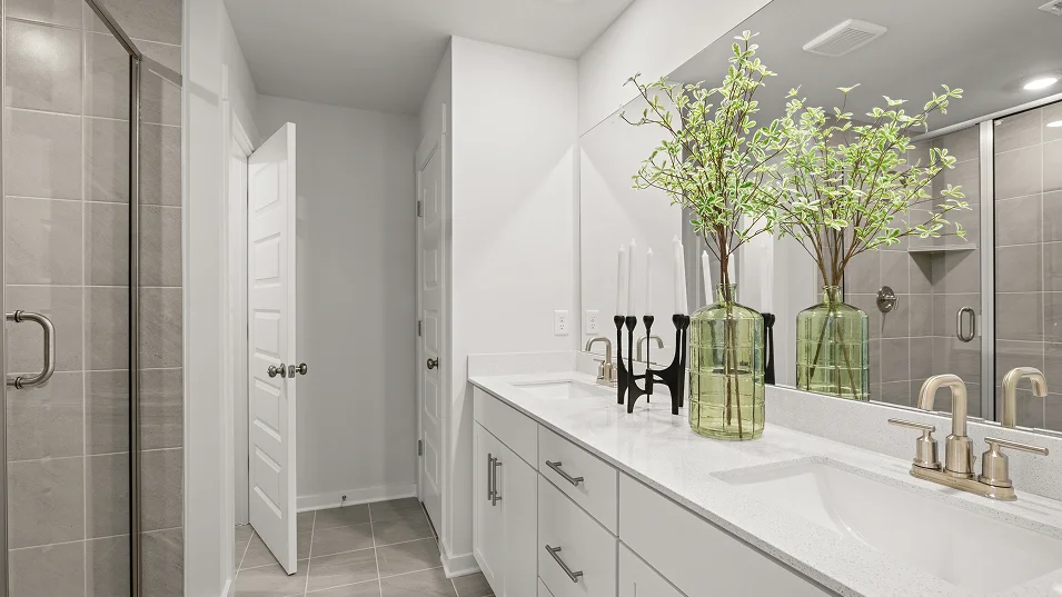 3741 Laurel Owners Bath 3of5 F2