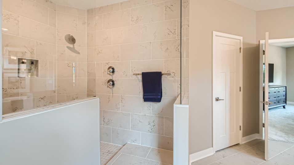 Monaco Owners Bathroom