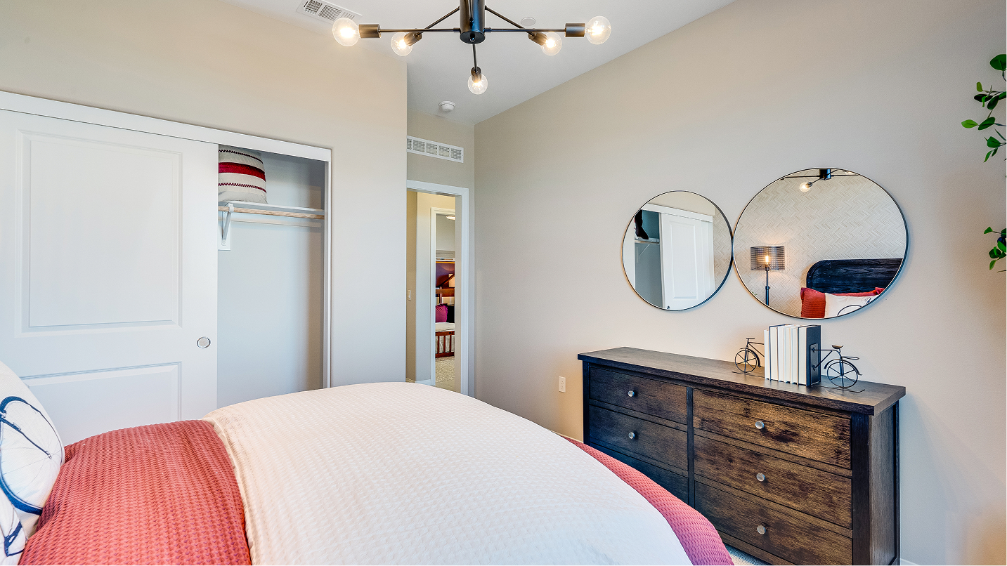 Solaire Desert Star Res2 Bed4 2of2 F1