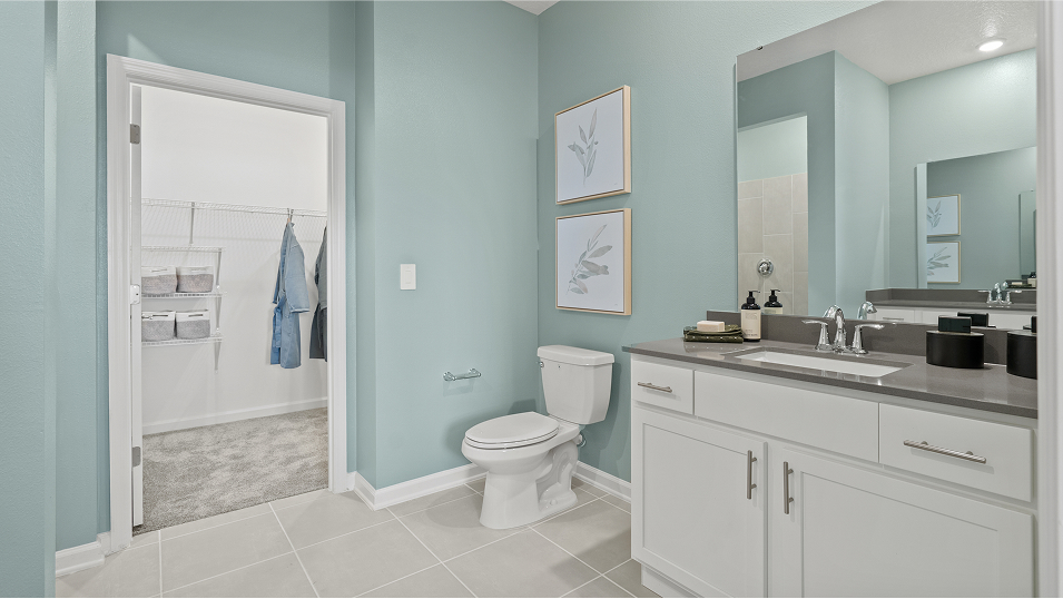 1561 Ventura Owners Bath 1of2 F1