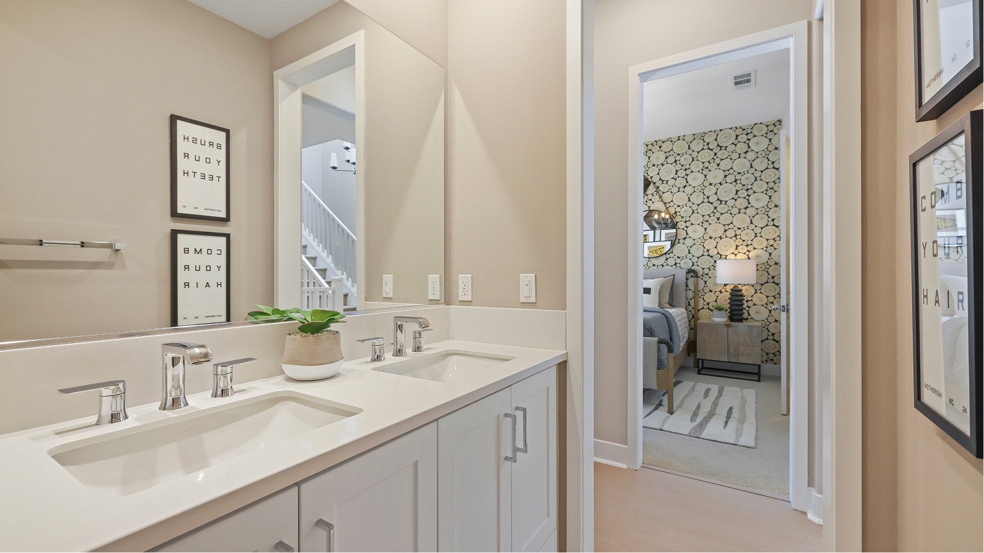 Ridgeview Metro Heights Res1 Bath2 1of4 F2