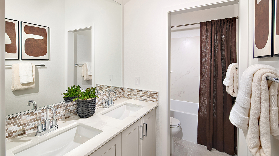 Apex The Hill District Res3 Bath2 F3