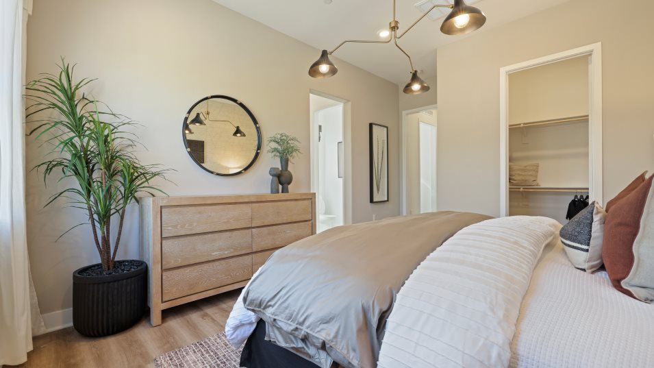 Aluna 1X owners suite bedroom