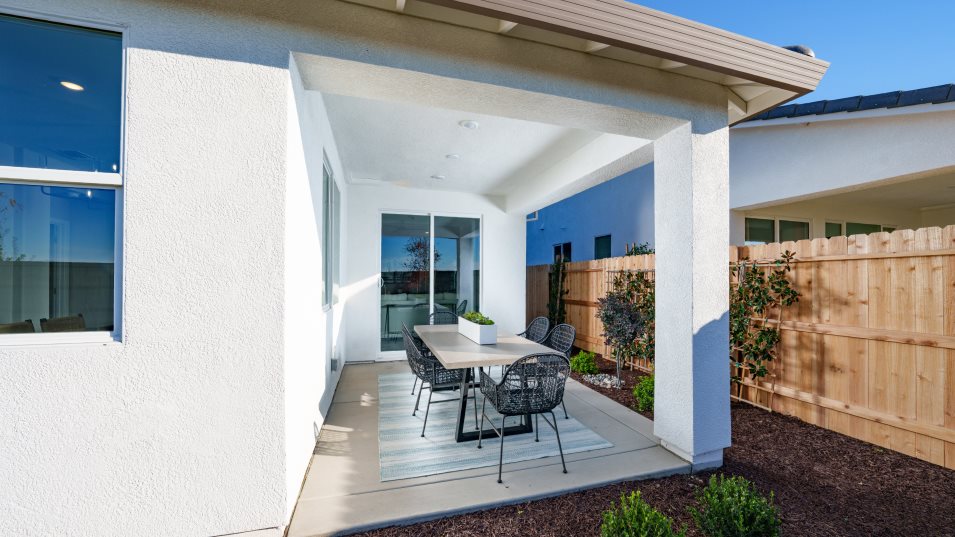 Residence 1779 covered patio