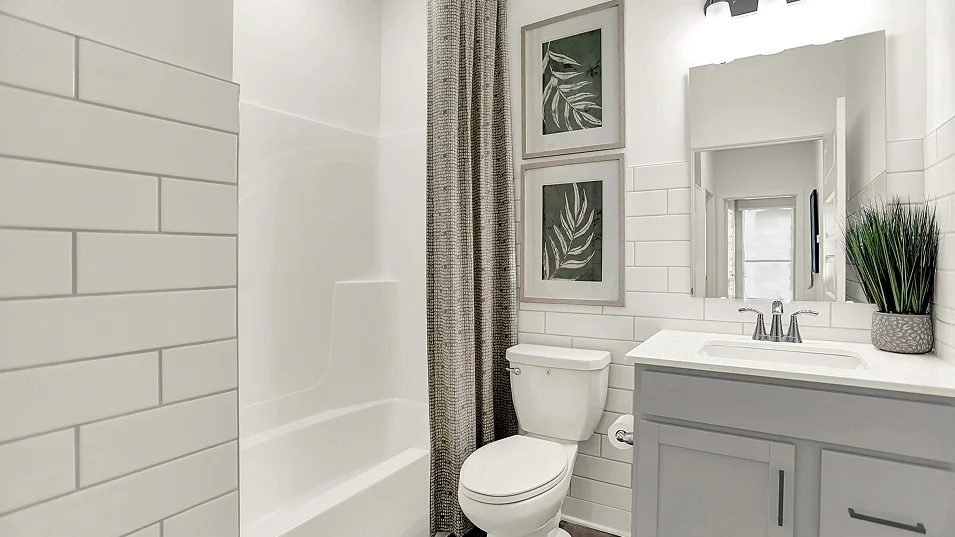 4234 Chapman Bath2 F1
