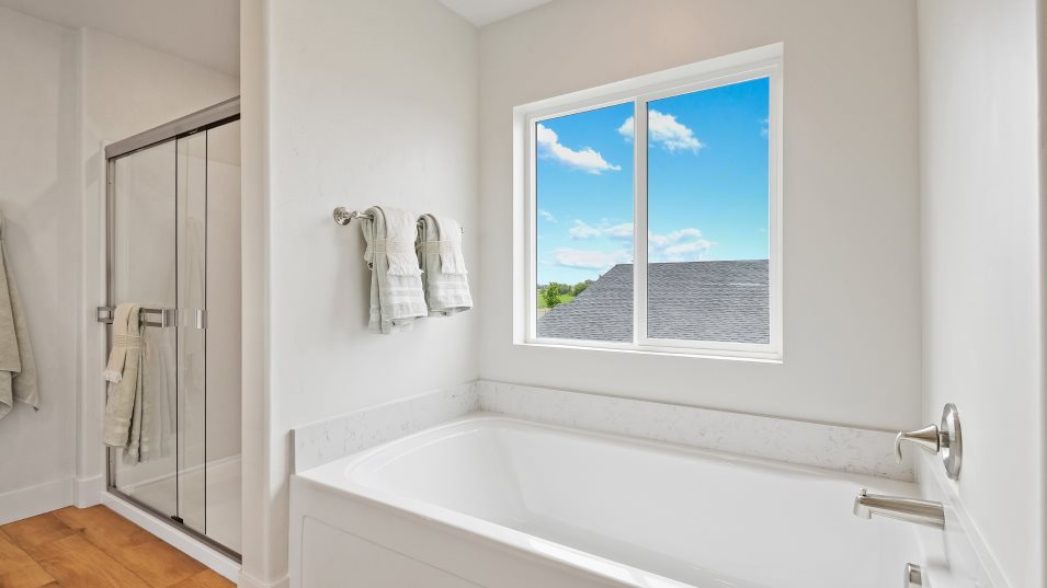 Plan 2801 Owner's Suite Bathroom