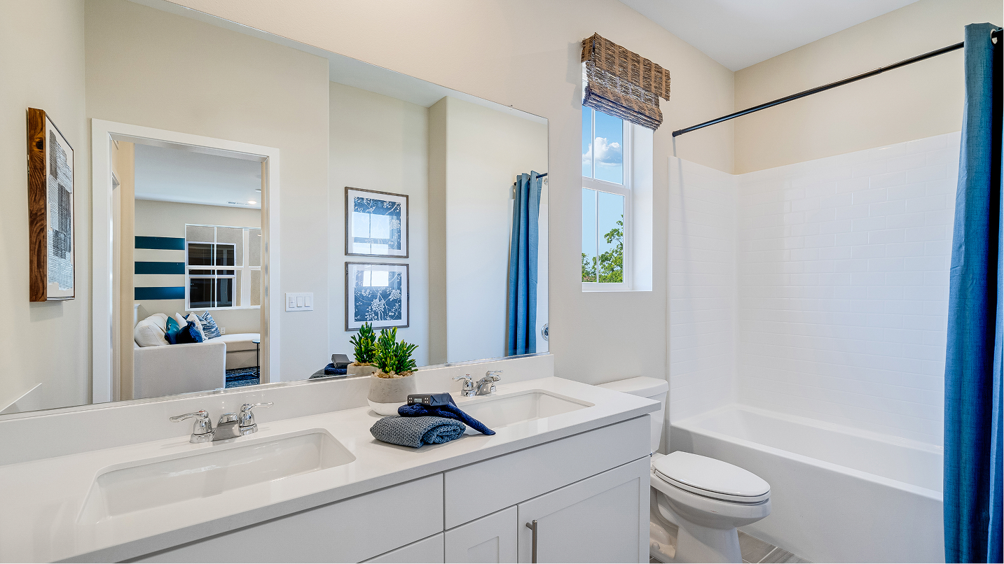 Luxe Nuvo Parkside Res3 Owners Bath 1of2 F2