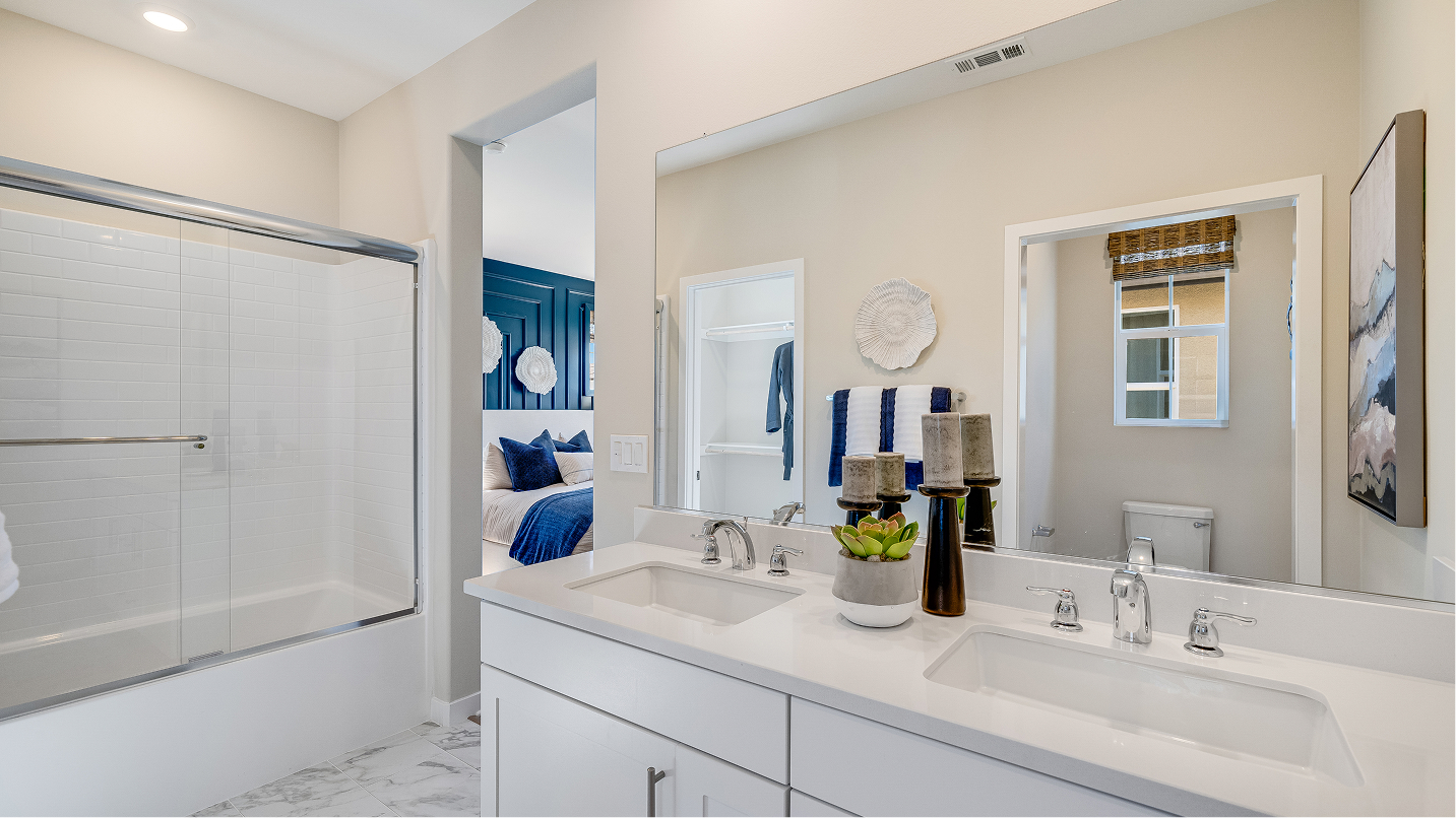 Luxe Nuvo Parkside Res3 Owners Bath 2of2 F2