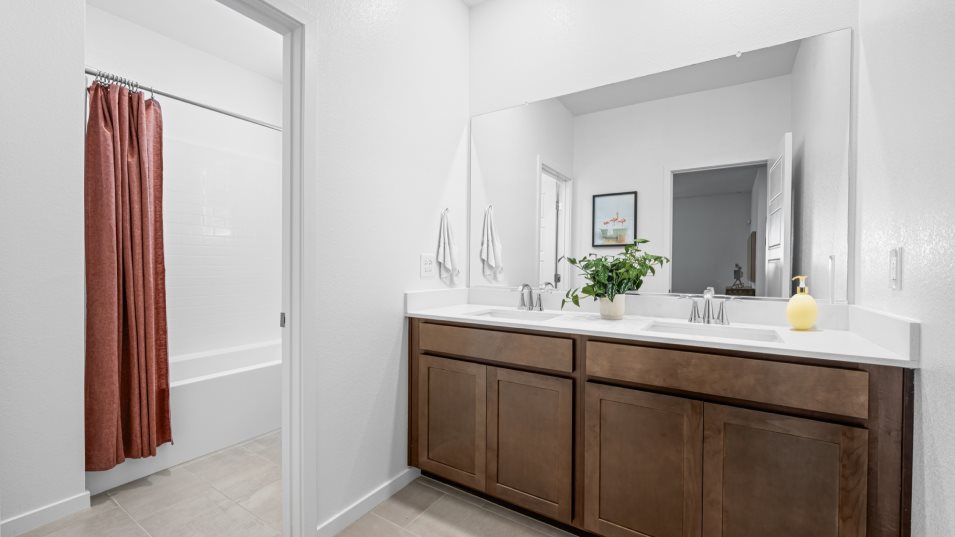 Nora Bathroom 2