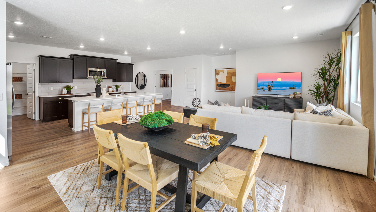 1957 Kenmore Dining Area Base2