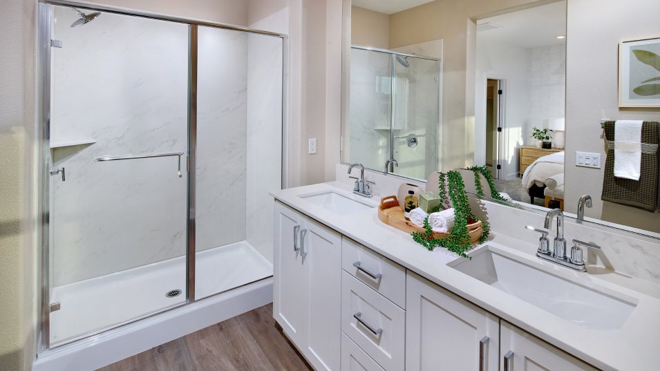 Residence 2 Owner's Suite