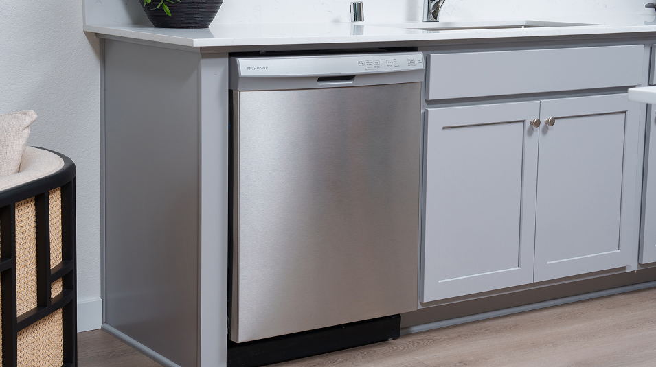 051325 Breakers Cove EI Dishwasher F1