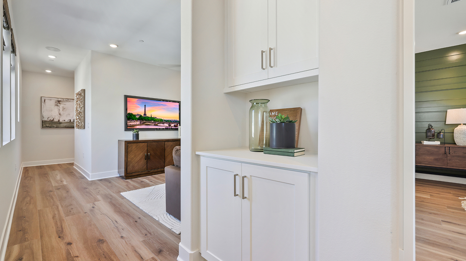 Selene Luna GPN Linen Cabinets F2