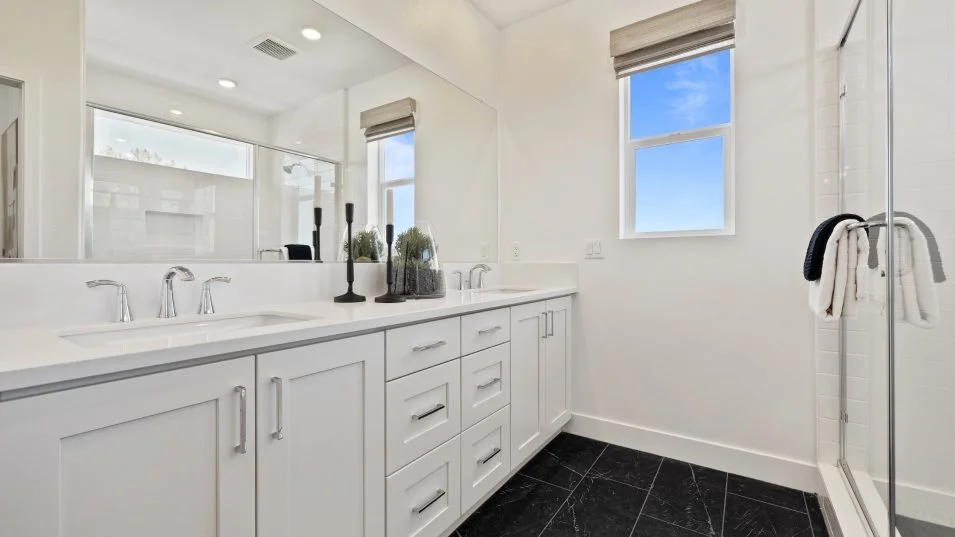 Portia 2 Owner's Suite