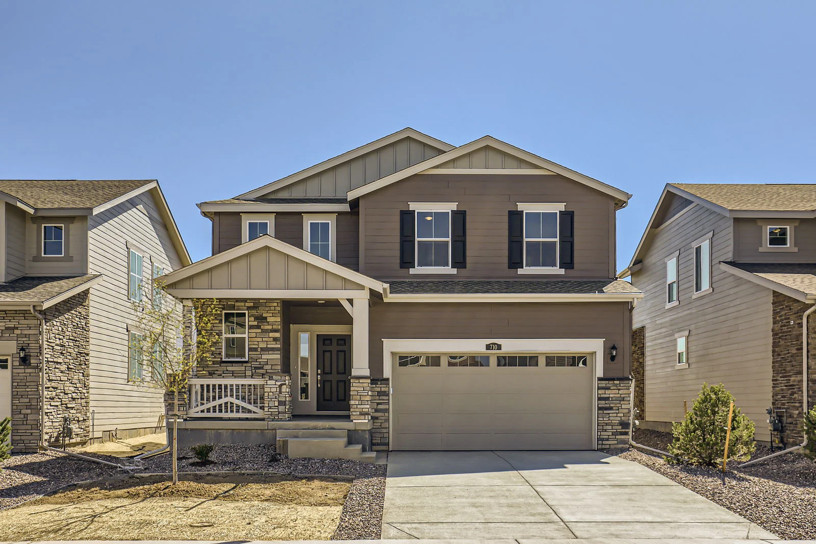710 N Deer Pk St Exterior Front