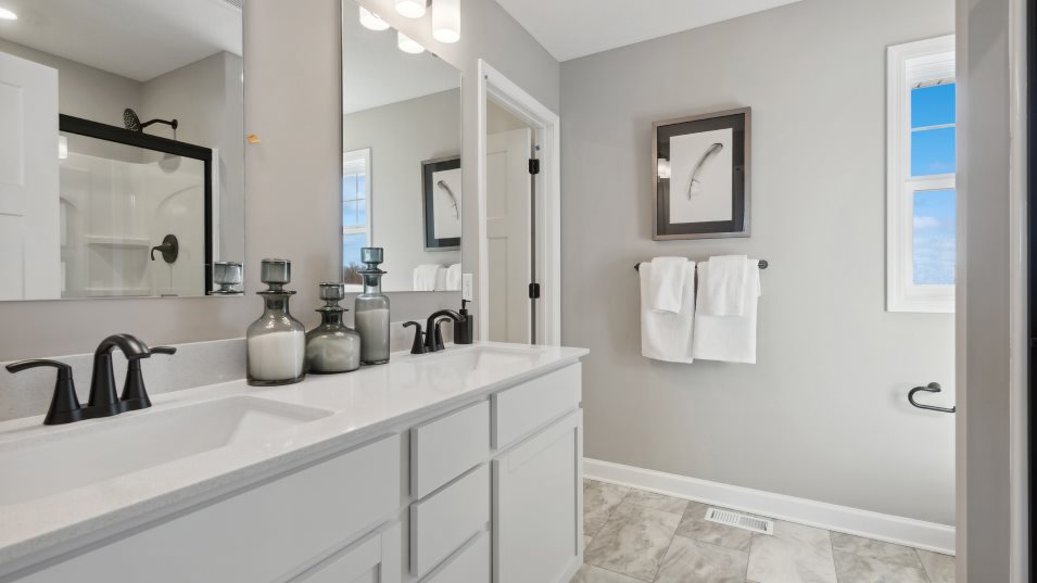 Vanderbilt Owners Bathroom