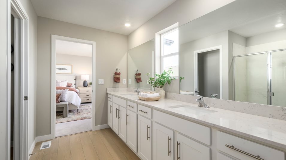 Pinnacle Owner's Suite Bathroom with Dual Sinks