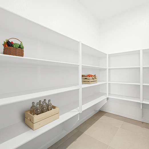 2550 Royal Kitchen 6of8 F1