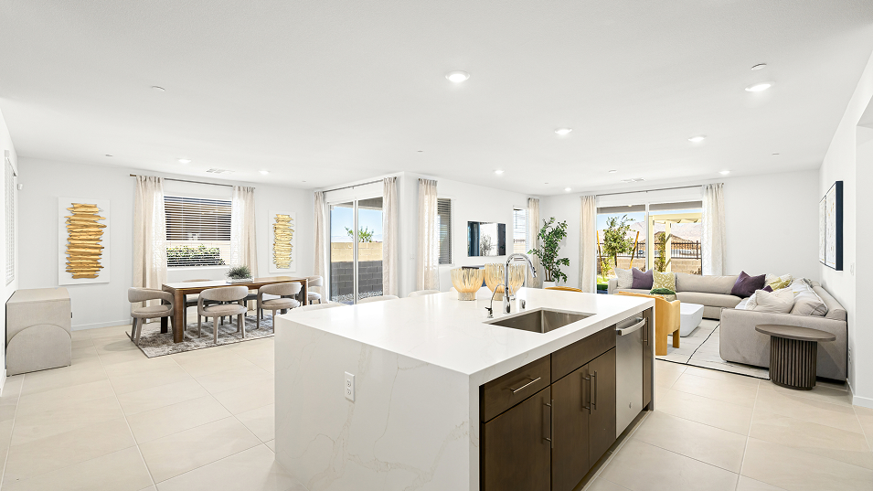 2550 Royal Kitchen 8of8 F1