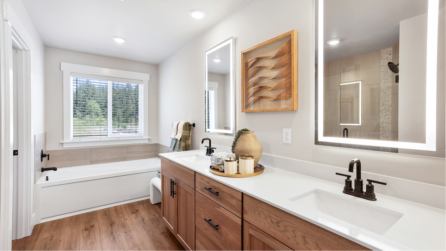 2540 Magnolia II Owners Bath 1of3 F2