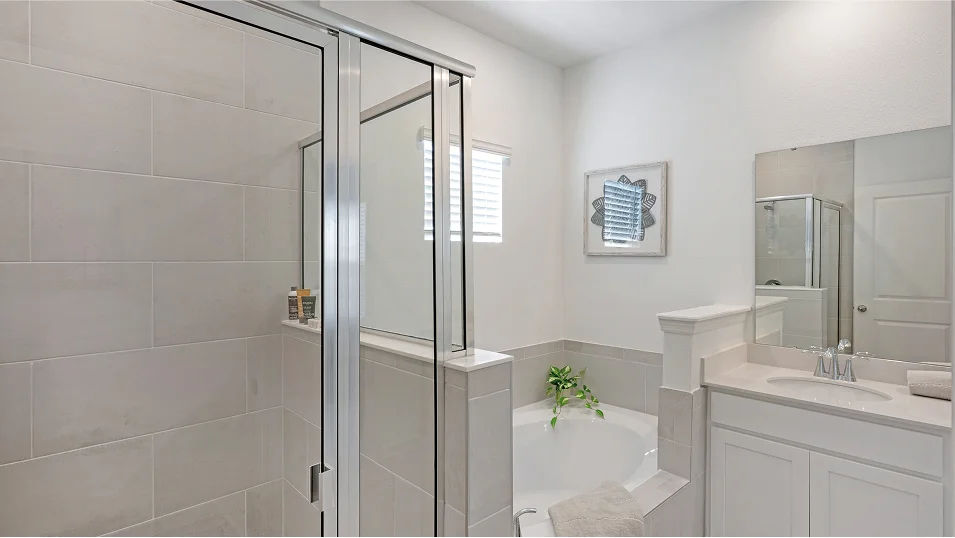 2106 Charle II Owners Bath 5of6