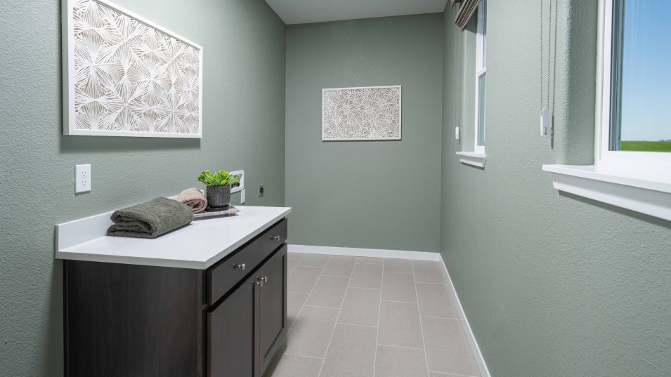 Residence 2309 Laundry Room