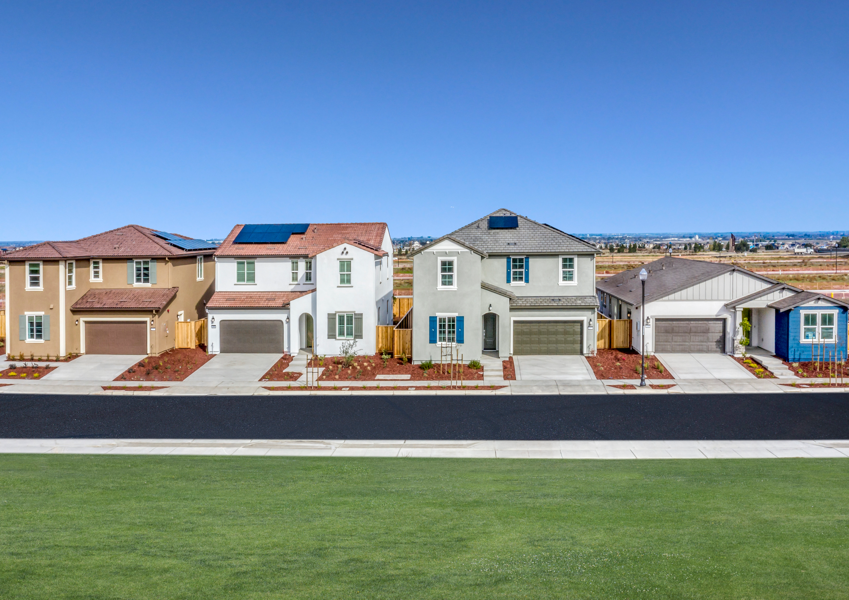 BAH_Cairnway_TracyHills_Pic_Exterior_Streetscape_2of2