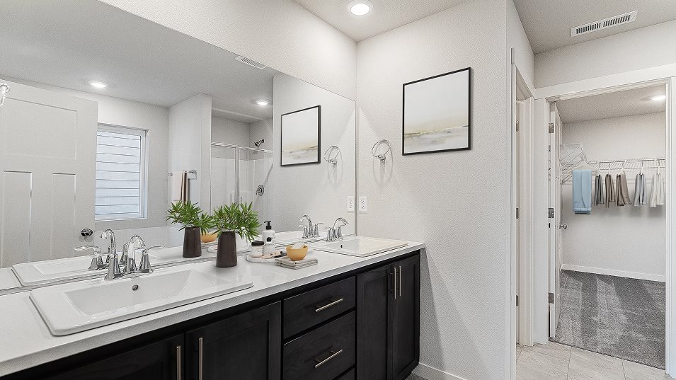 Maggie owners bathrom