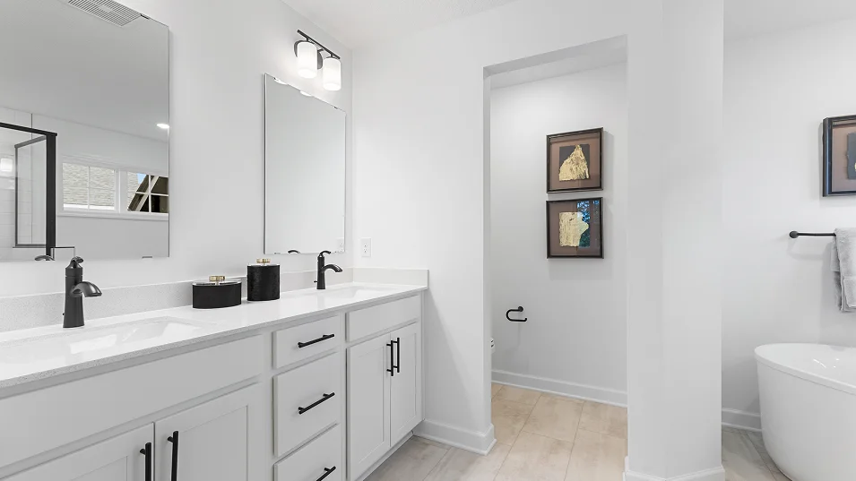 E H06 Snelling Owners Bath 1of5 F2