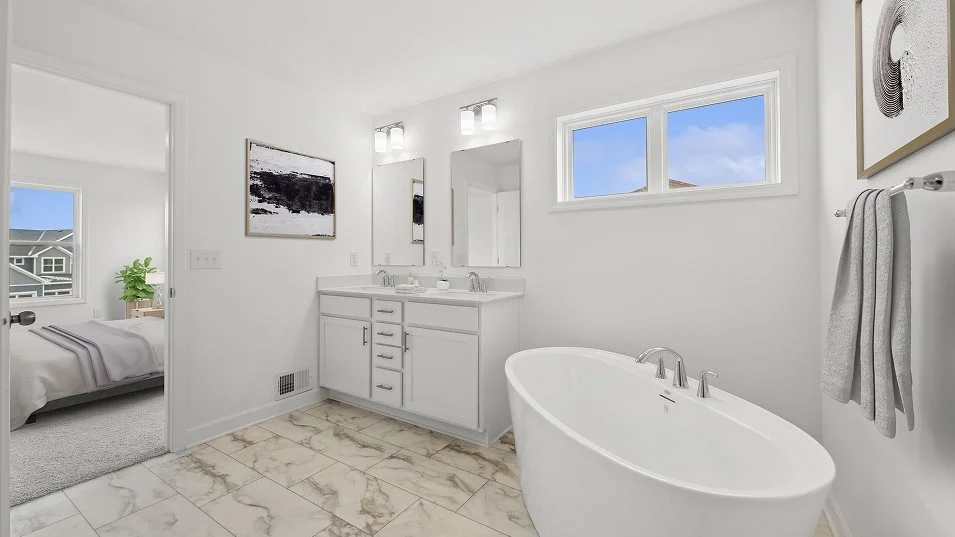 Sinclair Owners Bathroom