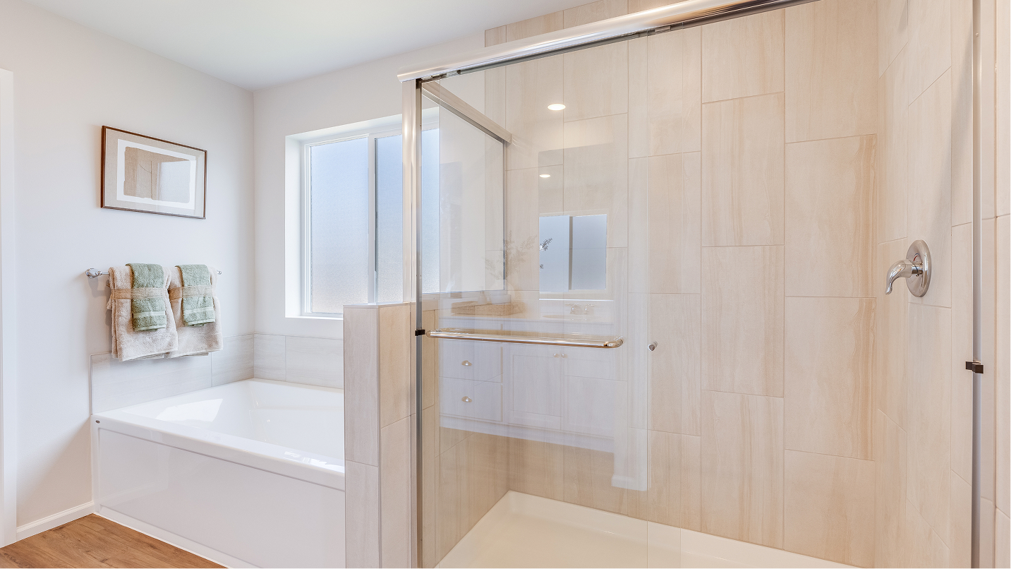 2758 Clark Owners Bath 2of2 F2