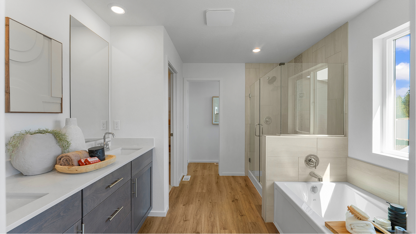 2705 Stevenson3 Car Owners Bath F2 Base2