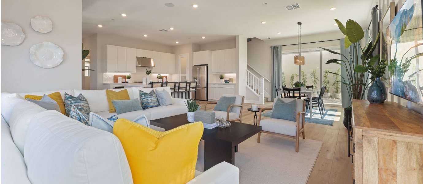 Aluna 2 family room