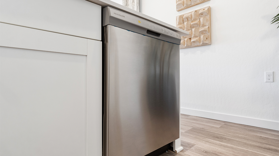 033125 Treasures Sterling Acres EI Dishwasher