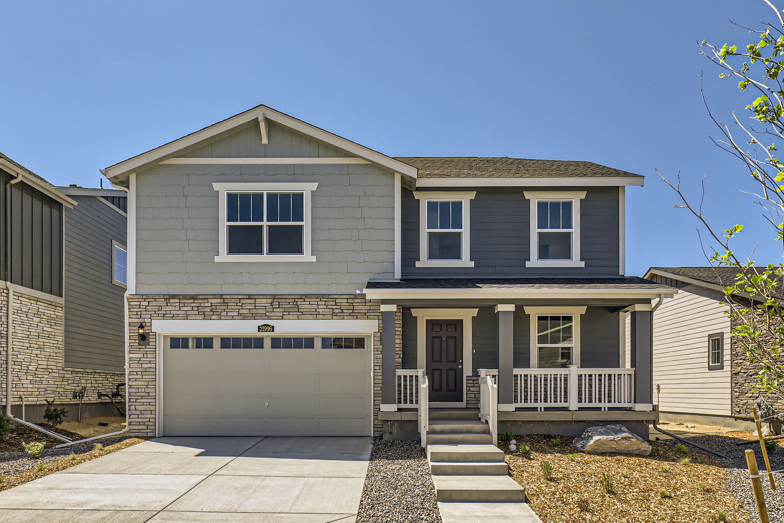 21996 E 39th Ave Exterior Front