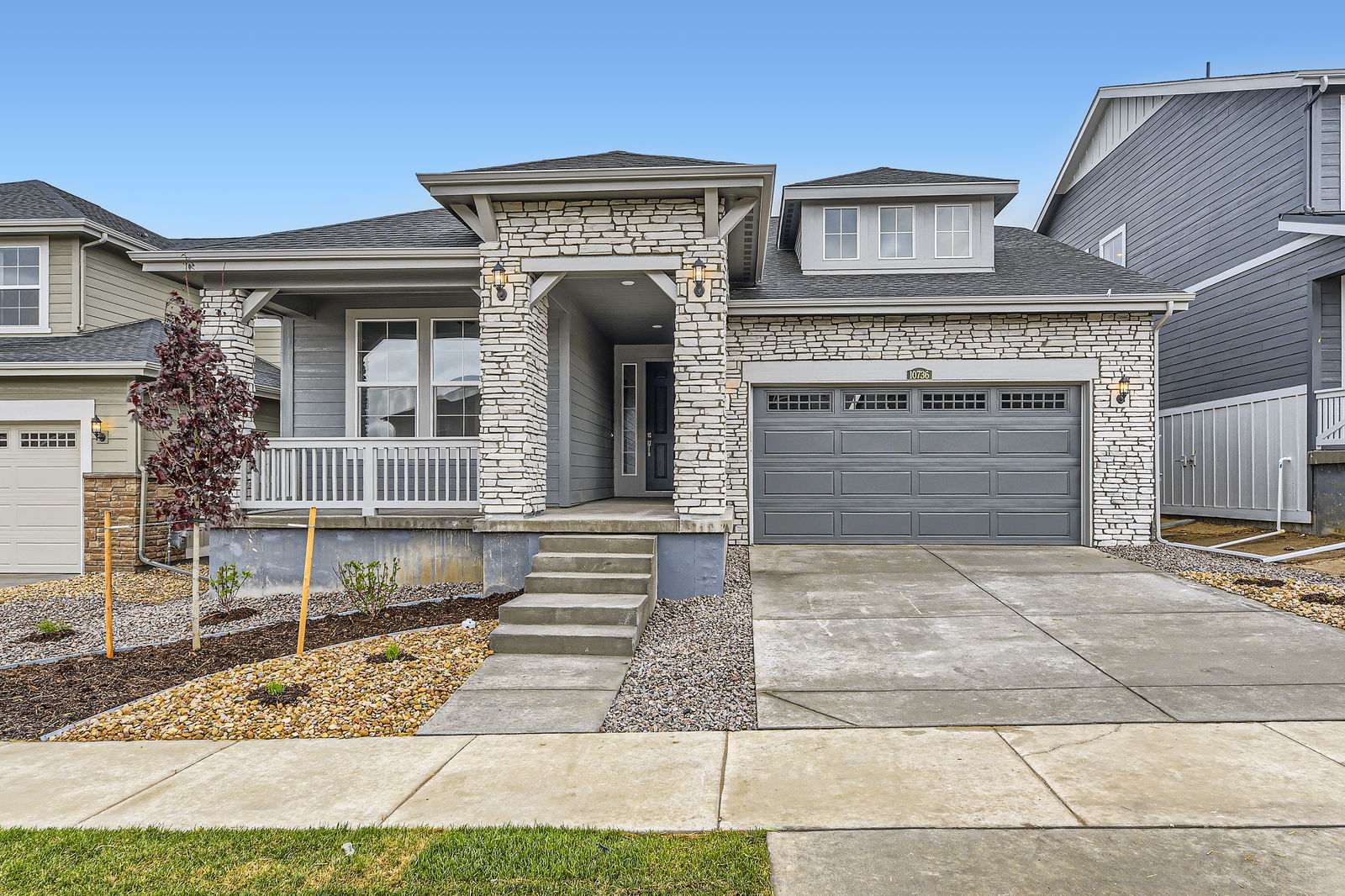 10736 Snowdon St Exterior Front