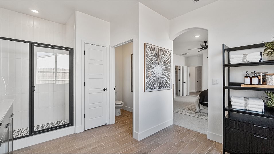 Esplanade Owner's Suite Bathroom
