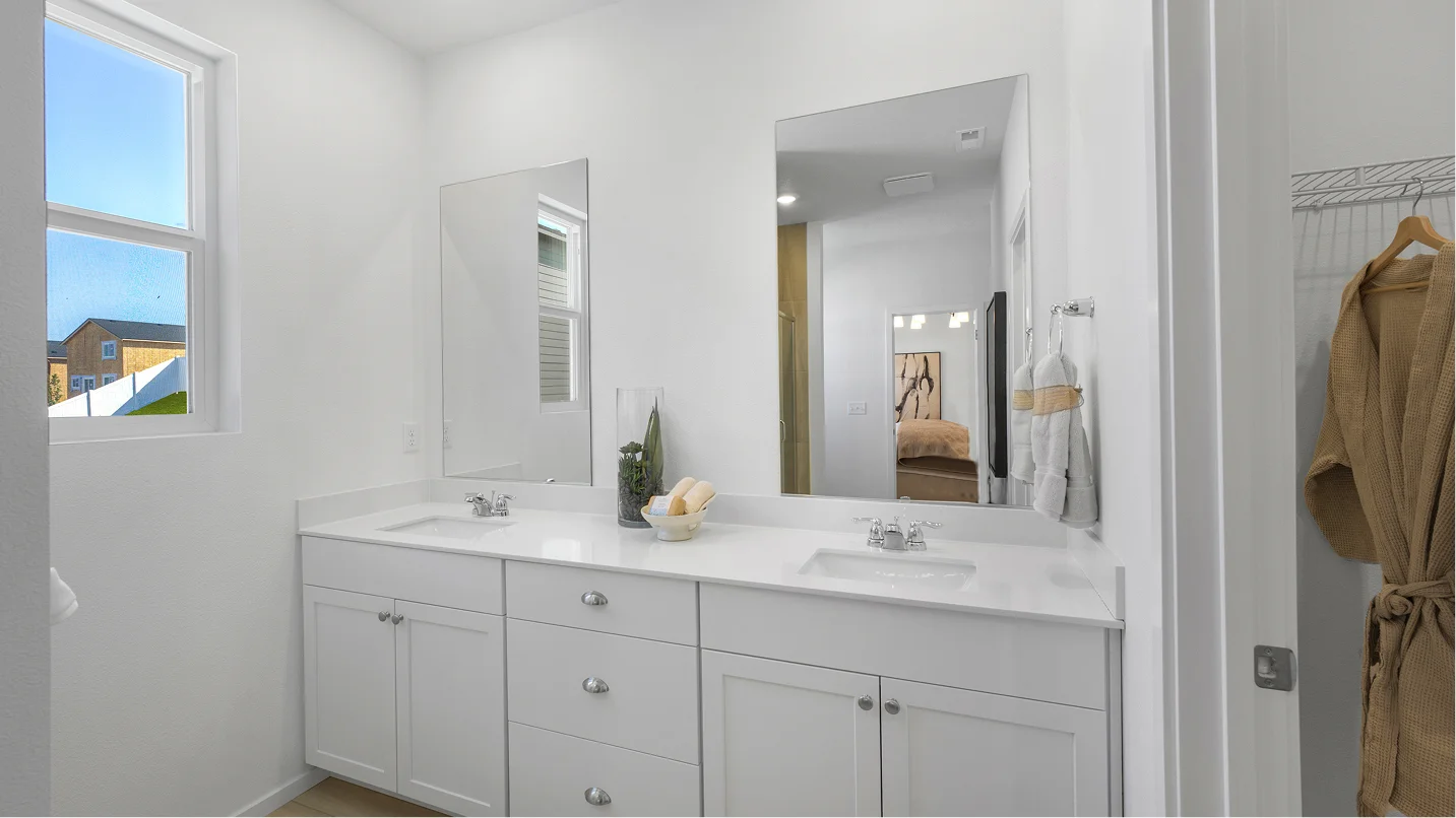 1832 Canterwood Owners Bath