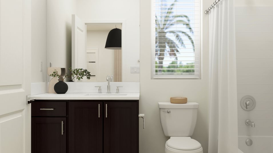 Bedroom 4 en-suite bathroom