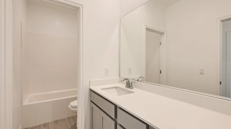 Rhett Bathroom 2
