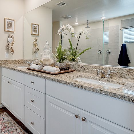 Desert Willow Owner's Bathroom