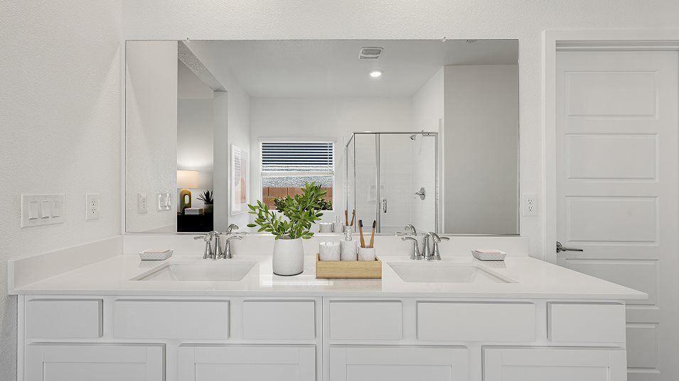 Gideon Owner's Suite Bathroom
