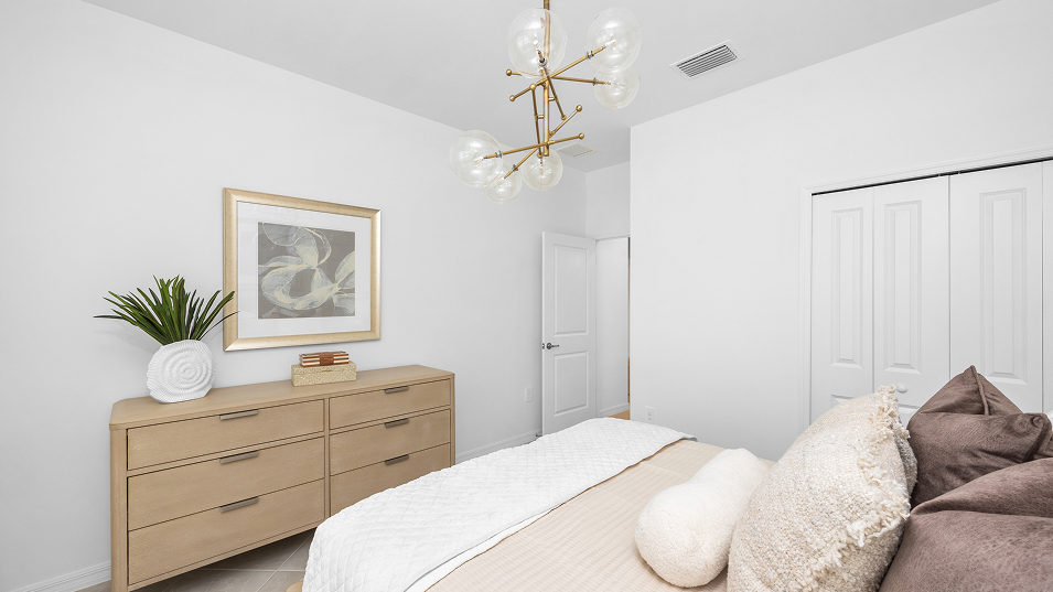2444 Summerville II Bed2 2of2 Base4